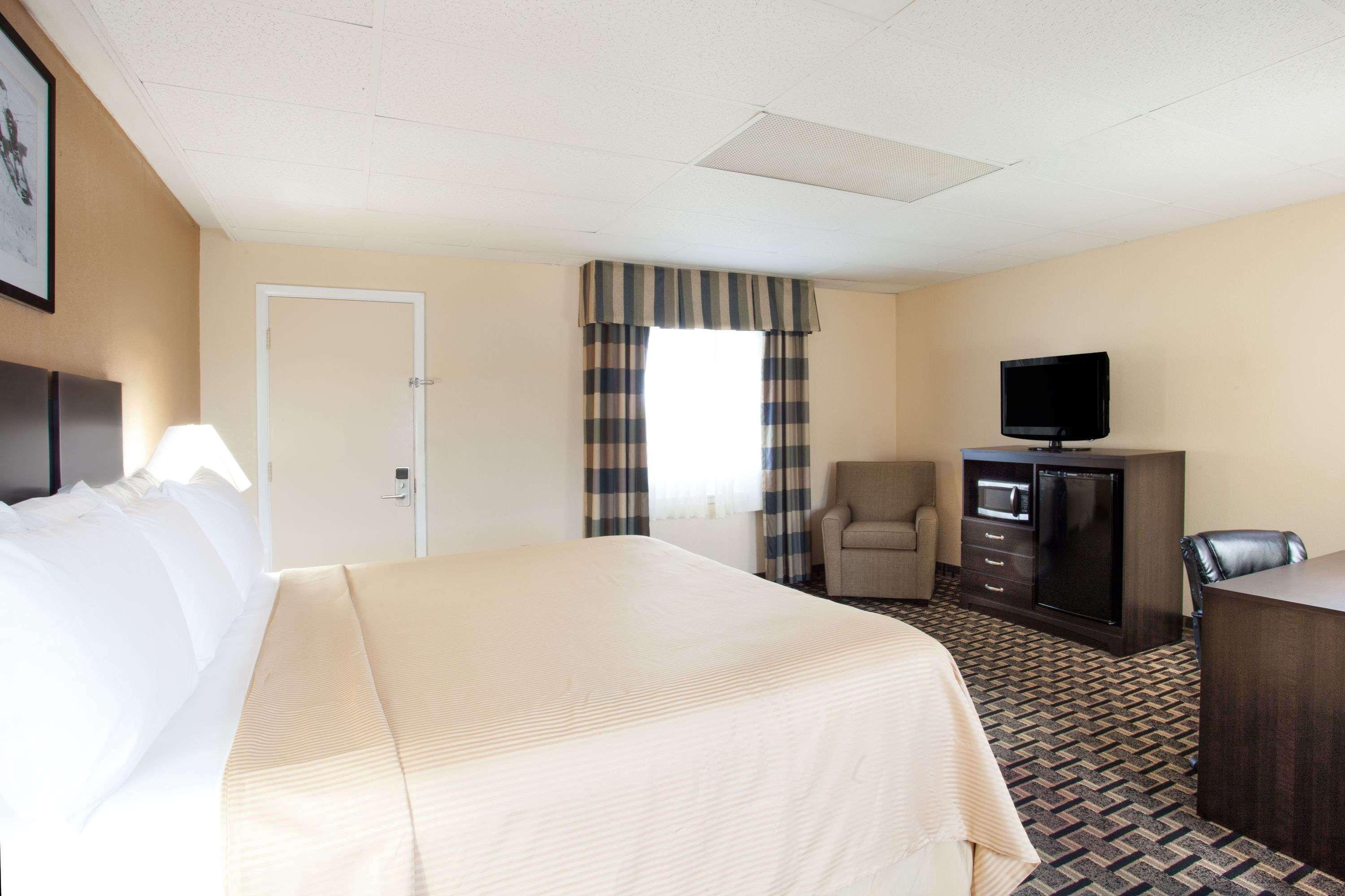 Travelodge By Wyndham South Берлингтон Экстерьер фото