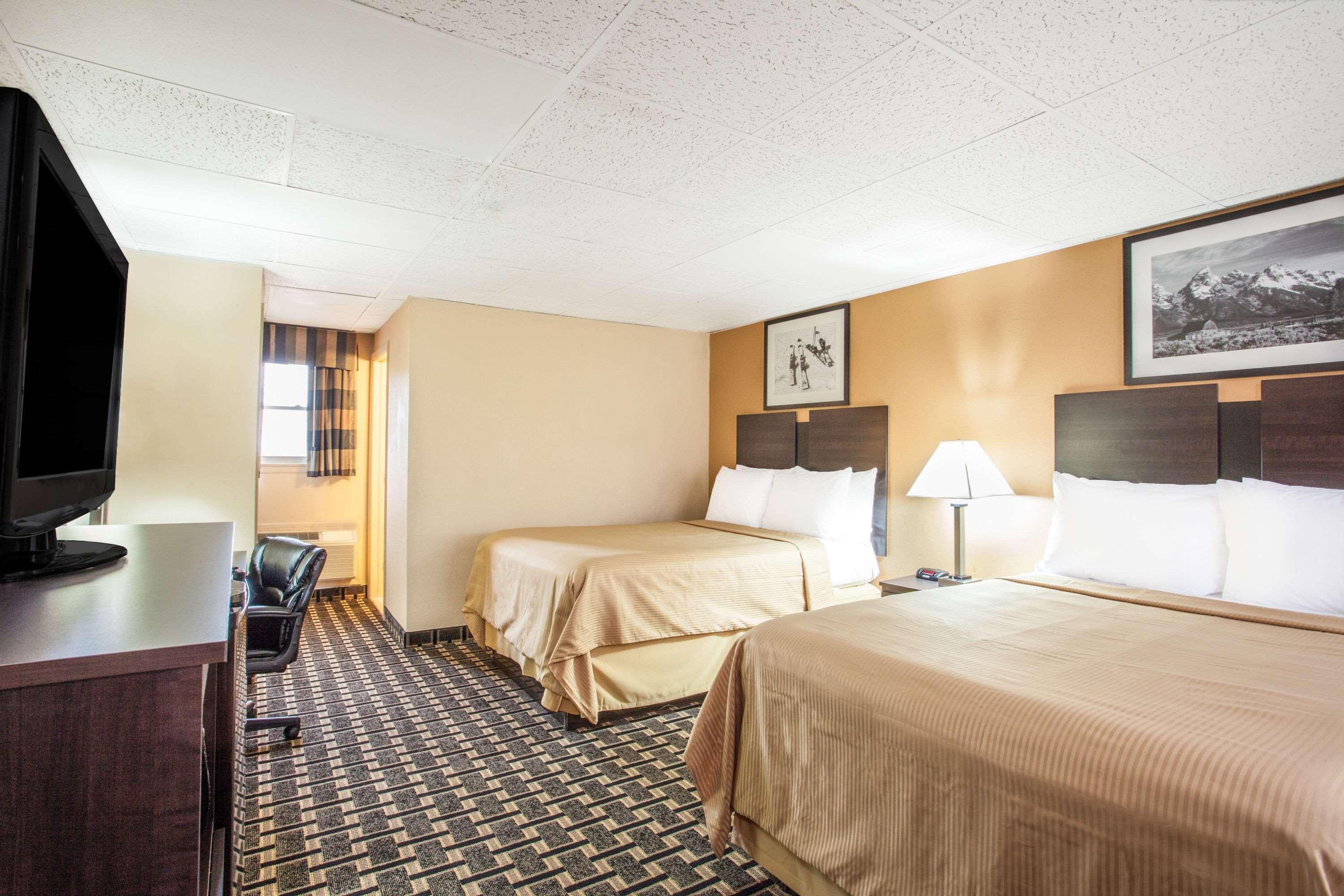 Travelodge By Wyndham South Берлингтон Экстерьер фото